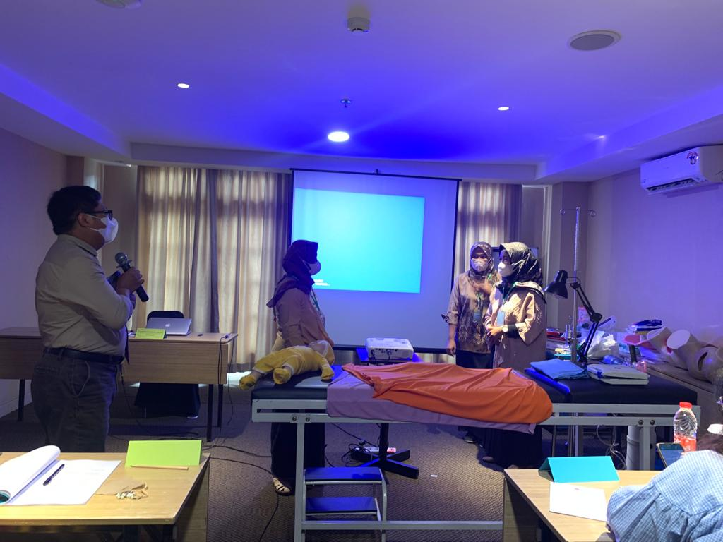 Pelatihan Pelayanan Obstetri Neonatal Emergensi Komprehensif (PONEK)